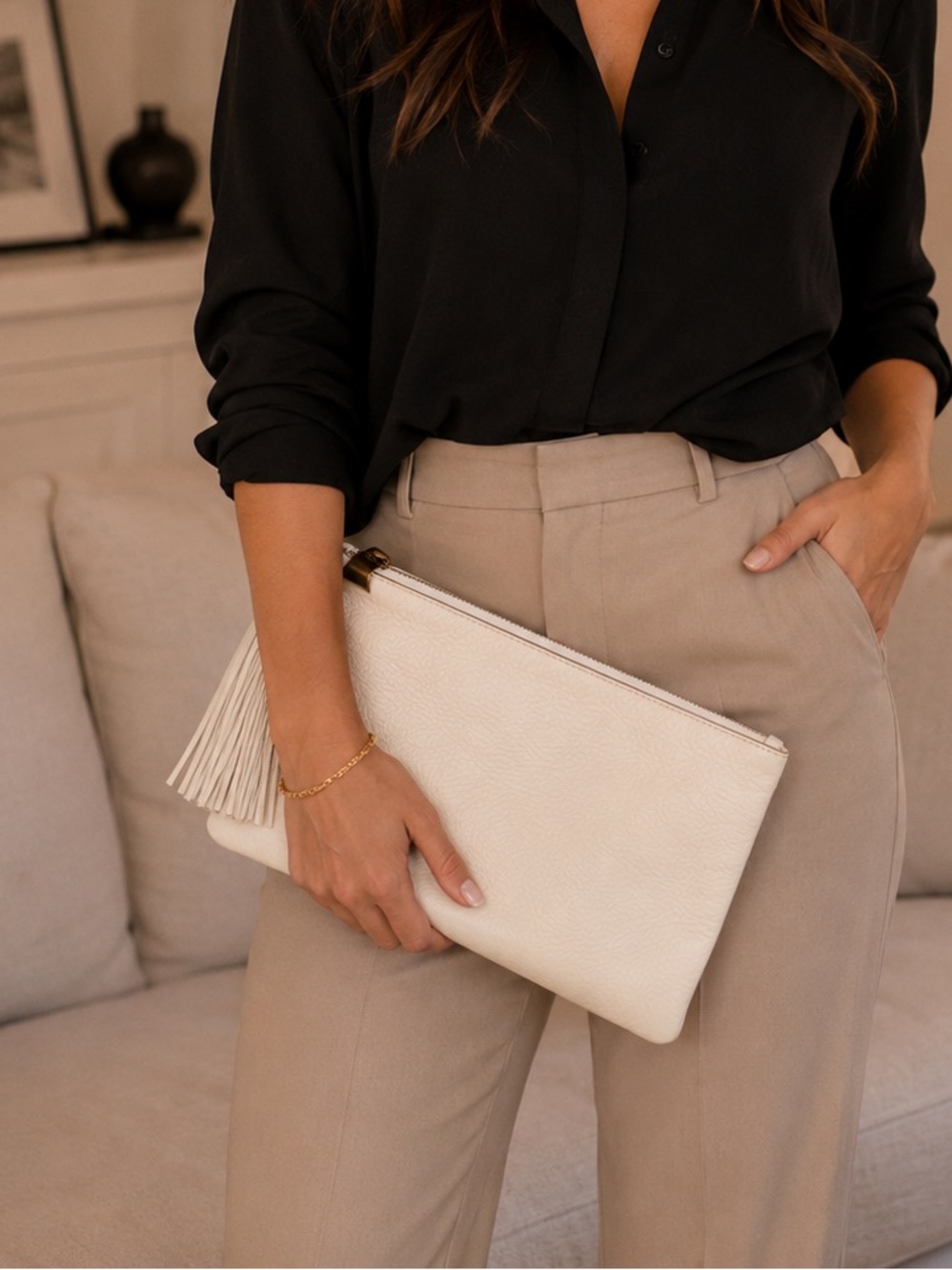 NWOT G.I.L.I white leather clutch